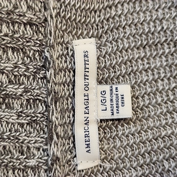 American eagle outfitters cardigan sweater. - Picture 4 of 10